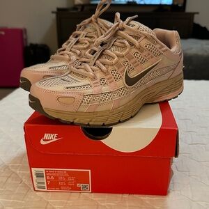 Nike Women's Beige and Pink Sneakers